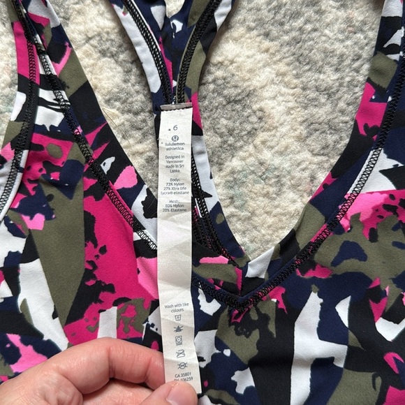 Lululemon Fast Lane SingletTank - Picture 5 of 10